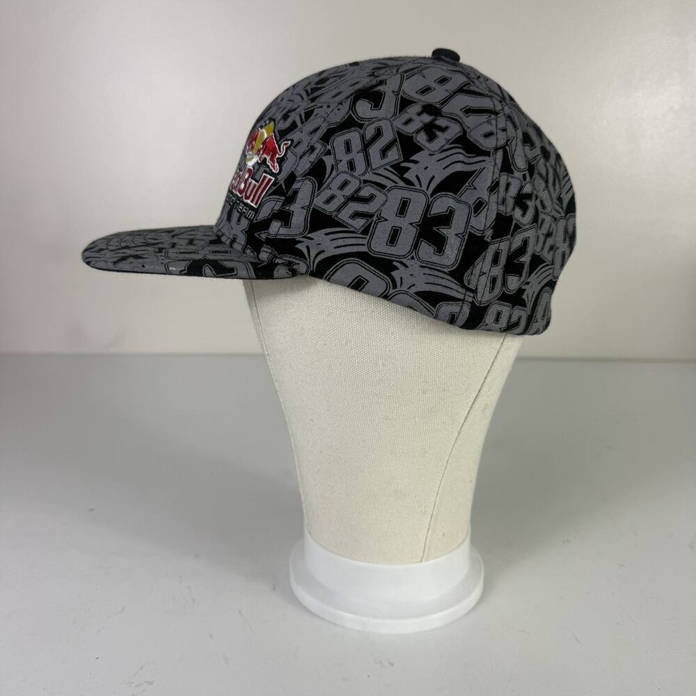 Red Bull Racing Team Black Grey 82 83 Fitted Hat Men’s Size S-M